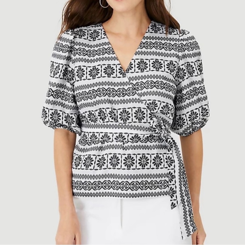 Ann Taylor NWOT Belted Wrap Blouse B&W Floral; cotton blend; smoke free.